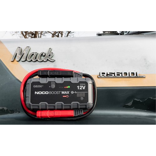 FLU512 - GB250+ Boost® Max™ Jump Starter