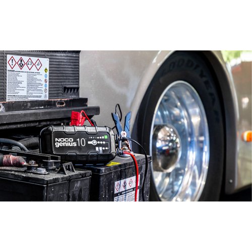 FLU523 - Genius® 10™ 10-Amp Battery Charger