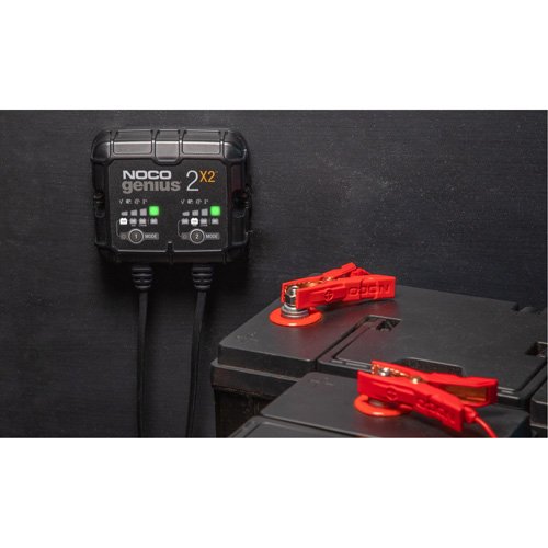 FLU524 - Genius® 2X2™ 2-Bank, 4-Amp Battery Charger