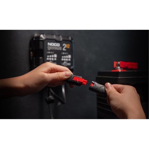 FLU524 - Genius® 2X2™ 2-Bank, 4-Amp Battery Charger