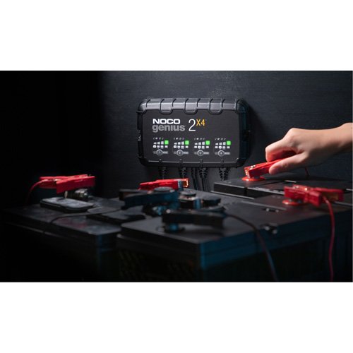 FLU525 - Genius® 2X4™ 4-Bank, 8-Amp Battery Charger