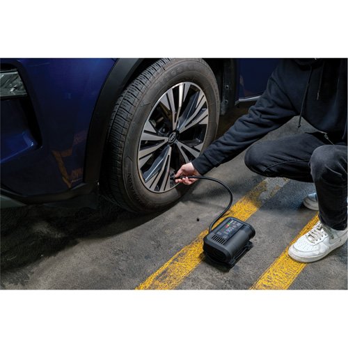 FLU544 - 2000A Boost Air Jump Starter & 100 PSI Air Compressor