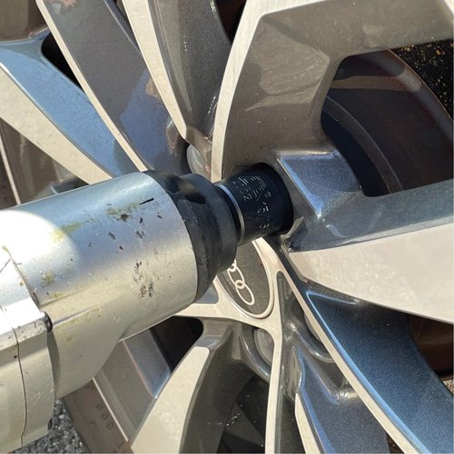 FLV389 - Emergency Lug Nut Remover