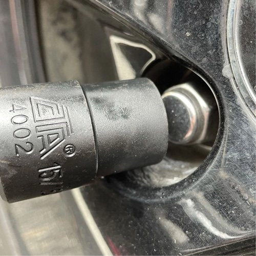 FLV389 - Emergency Lug Nut Remover