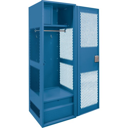 FN715 - Gear Locker with Door