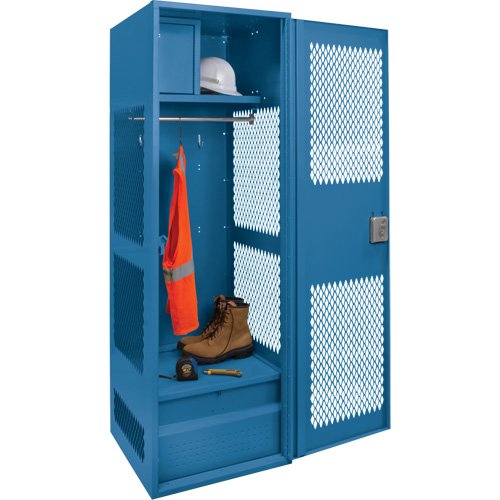 FN715 - Gear Locker with Door