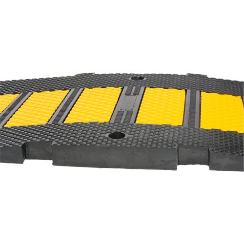 SHM758 - Middle Speed Hump