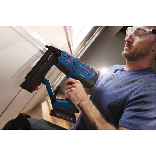 UAZ696 - Brushless 18-Gauge Brad Nailer Kit with Standard Power Battery