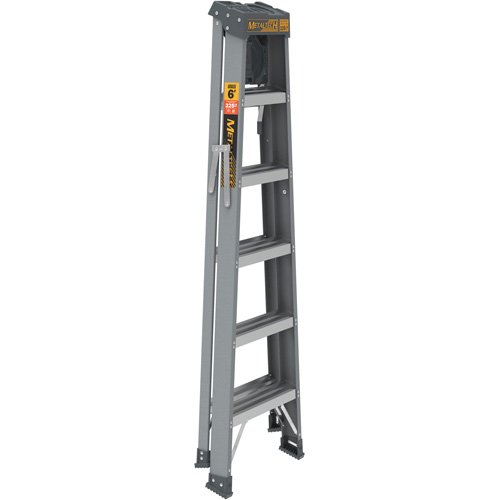 VD768 - Step Ladder with Paint Tray